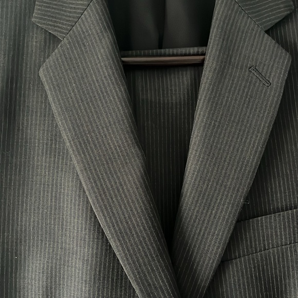 Men’s Alfani Suit Jacket and Matching Pants Set - Picture 3 of 10